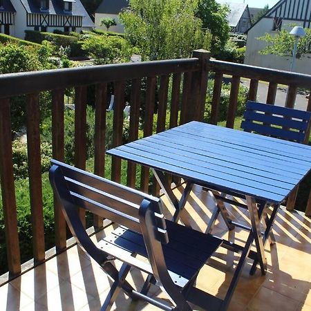 Cabourg, Appartement T2 Acces Direct Mer Экстерьер фото