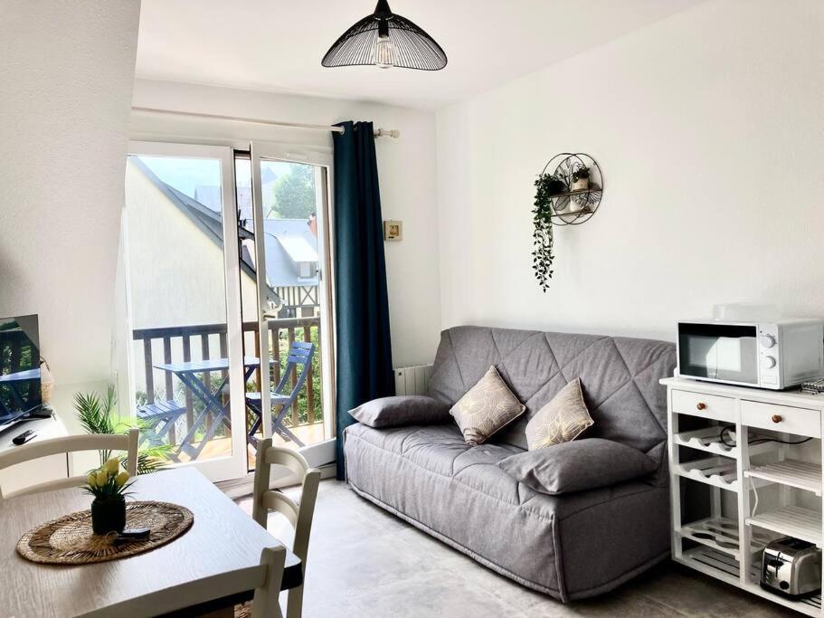 Cabourg, Appartement T2 Acces Direct Mer Экстерьер фото