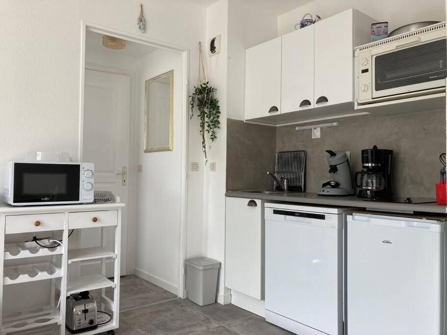 Cabourg, Appartement T2 Acces Direct Mer Экстерьер фото