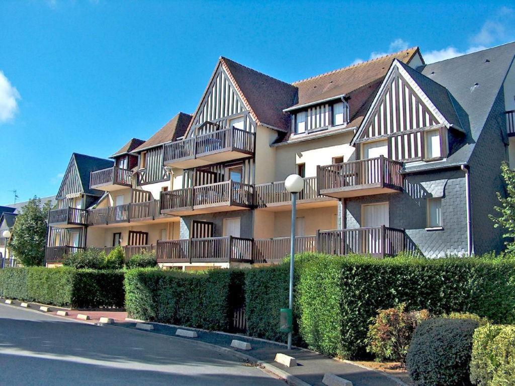 Cabourg, Appartement T2 Acces Direct Mer Экстерьер фото