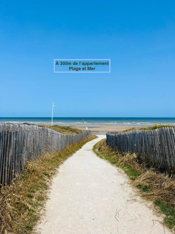 Cabourg, Appartement T2 Acces Direct Mer Экстерьер фото